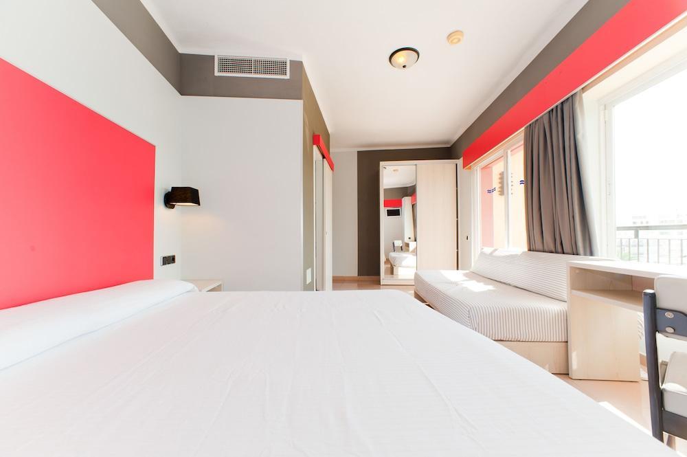 The Red Hotel By Ibiza Feeling - Adults Only サンアントニオアバド エクステリア 写真