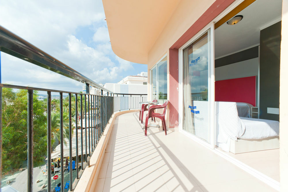 The Red Hotel By Ibiza Feeling - Adults Only サンアントニオアバド エクステリア 写真