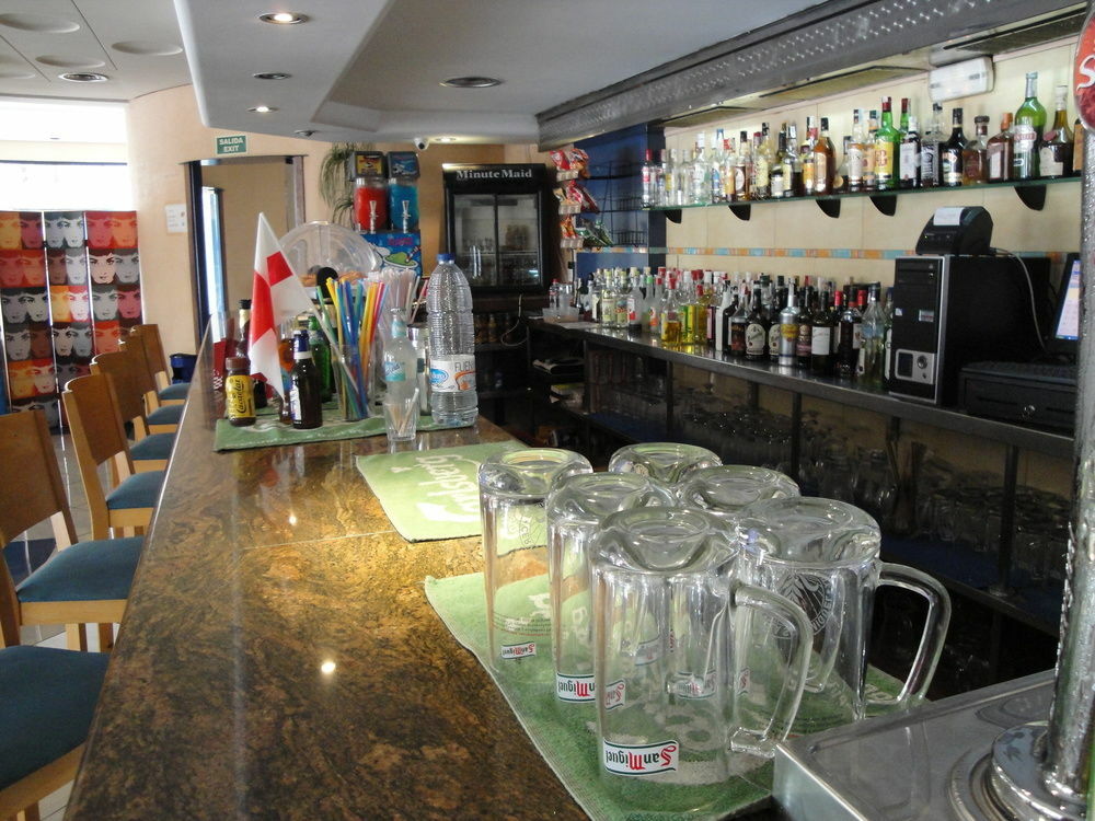 The Red Hotel By Ibiza Feeling - Adults Only サンアントニオアバド エクステリア 写真
