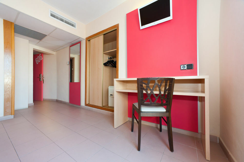 The Red Hotel By Ibiza Feeling - Adults Only サンアントニオアバド エクステリア 写真