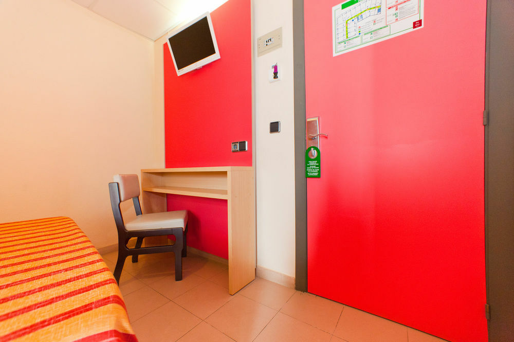 The Red Hotel By Ibiza Feeling - Adults Only サンアントニオアバド エクステリア 写真